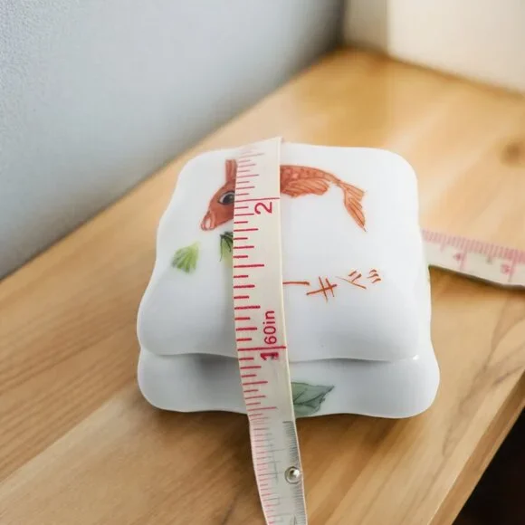 Koi Goldfish Mini Keepsake Box Scalloped White Porcelain Chinoiserie Gift Box - Picture 9 of 14